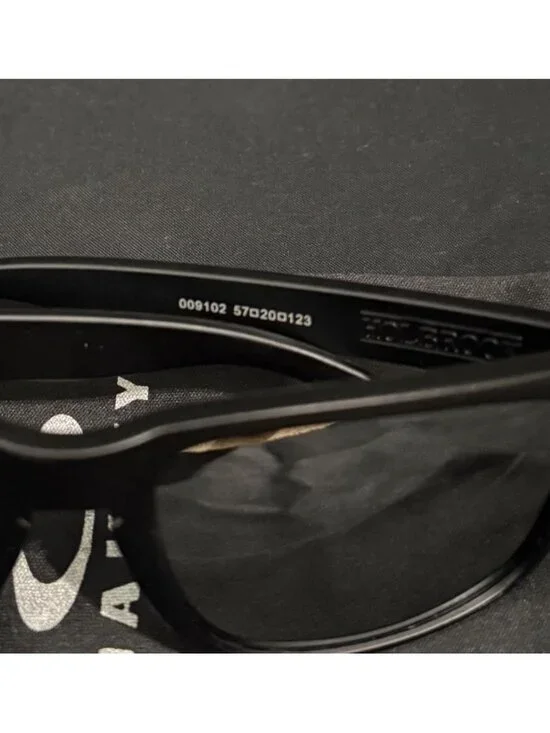 Oakley Holbrook Mens Sunglasses 9102 Silver Reflective Lenses - Picture 5 of 6